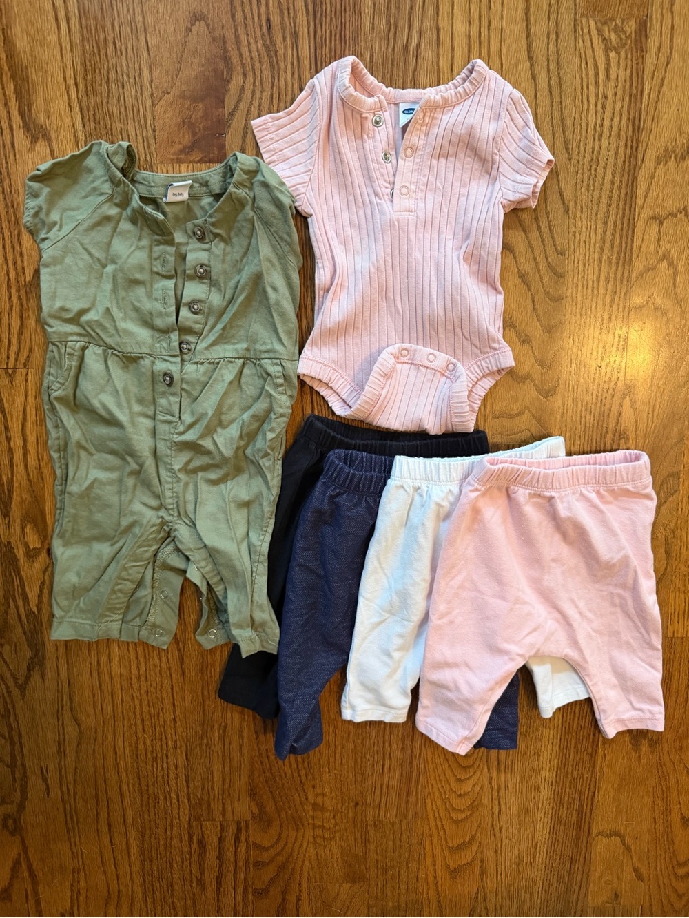Old Navy 0-3 months girls bundle